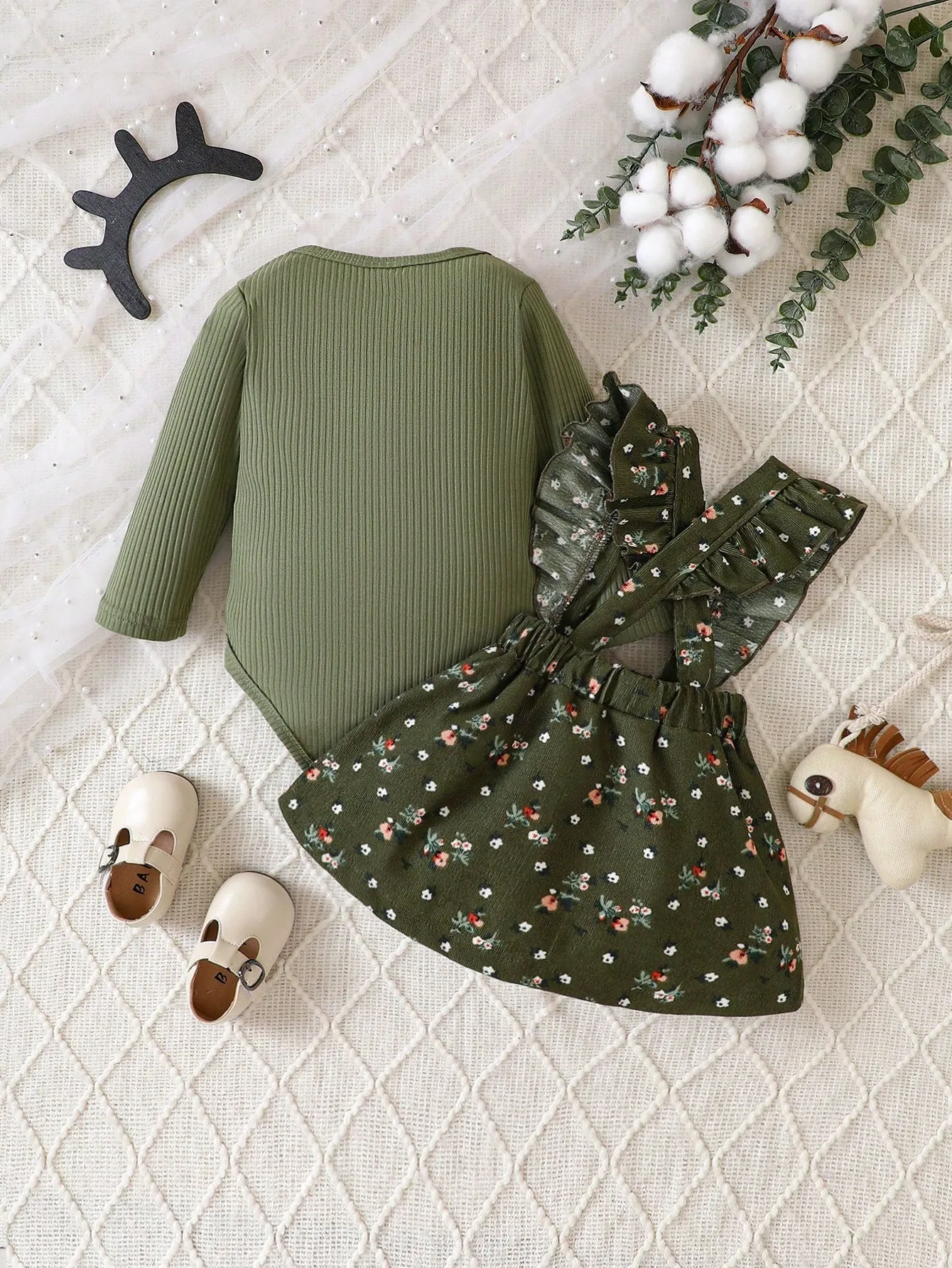 Baby Girl Casual Solid Color Long-Sleeved Bodysuit And Floral Suspender Skirt Suit Autumn And Winter-FD