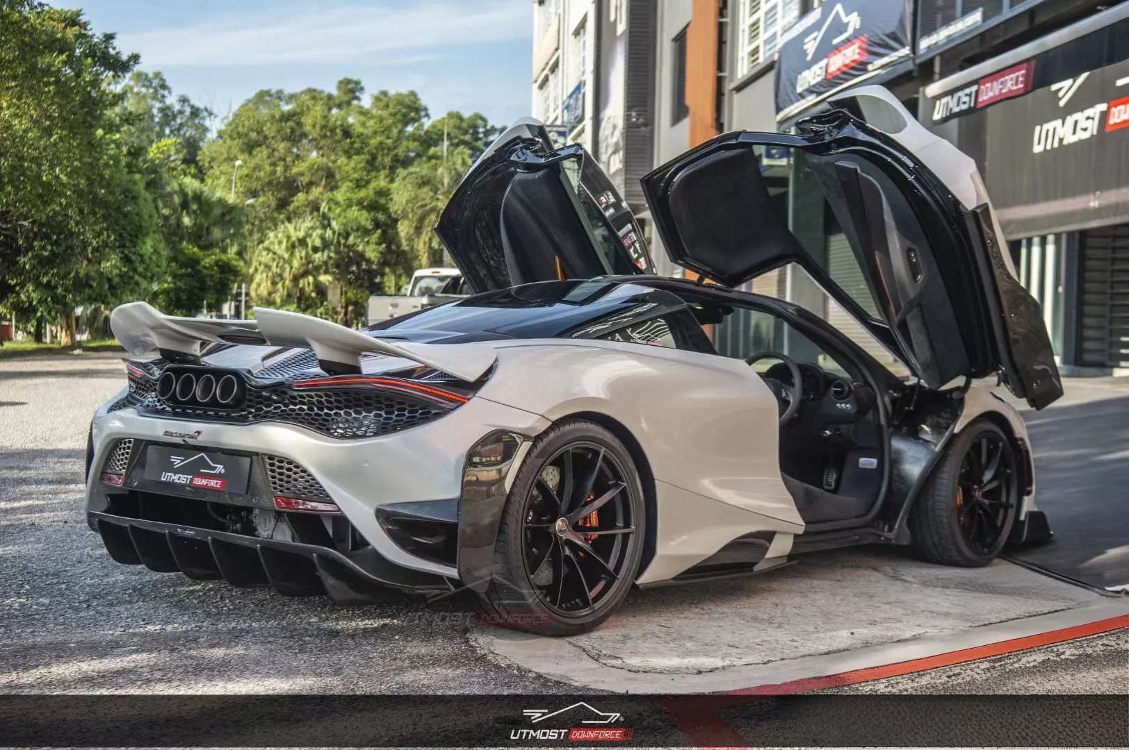 CMST Tuning 765lt Conversion Side Skirts for McLaren 720s 765LT 750s Carbon Fiber / FRP