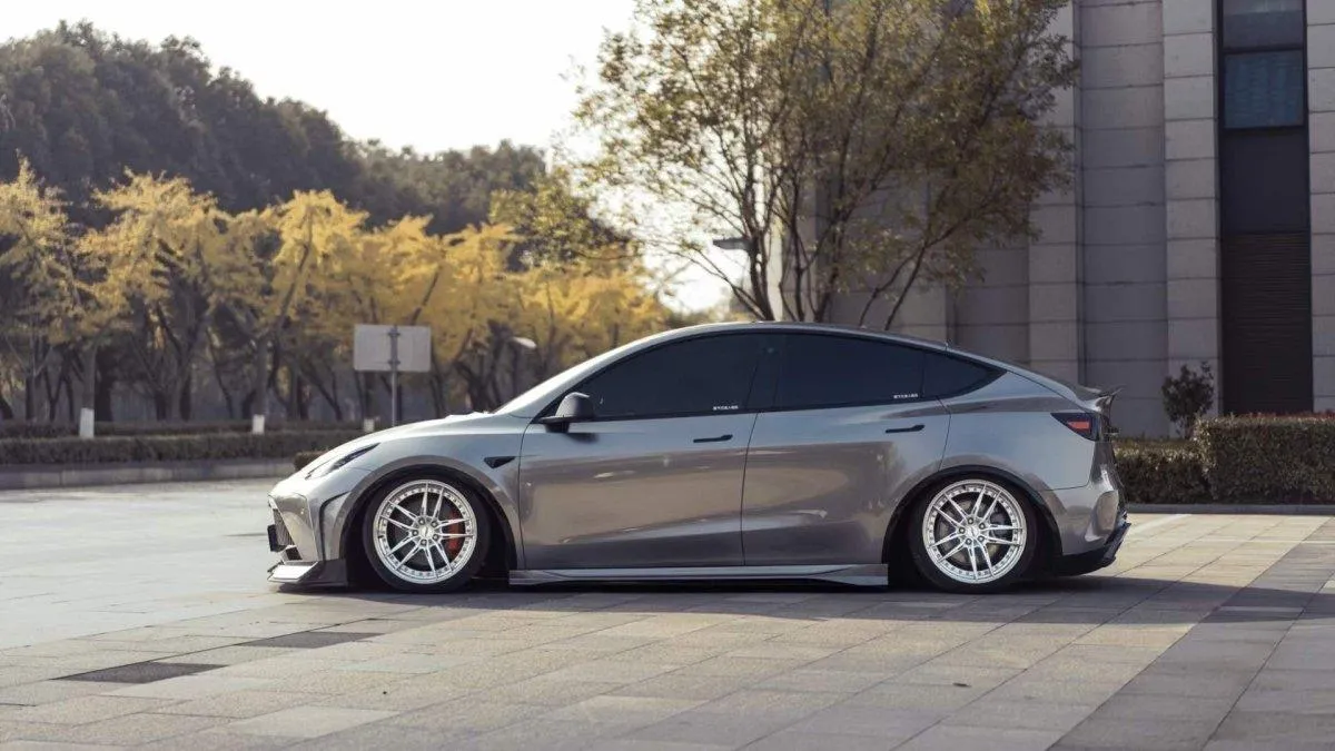 Robot Craftsman "STARSHIP" Side Skirts for Tesla Model Y Performance AWD Long Range RWD PP