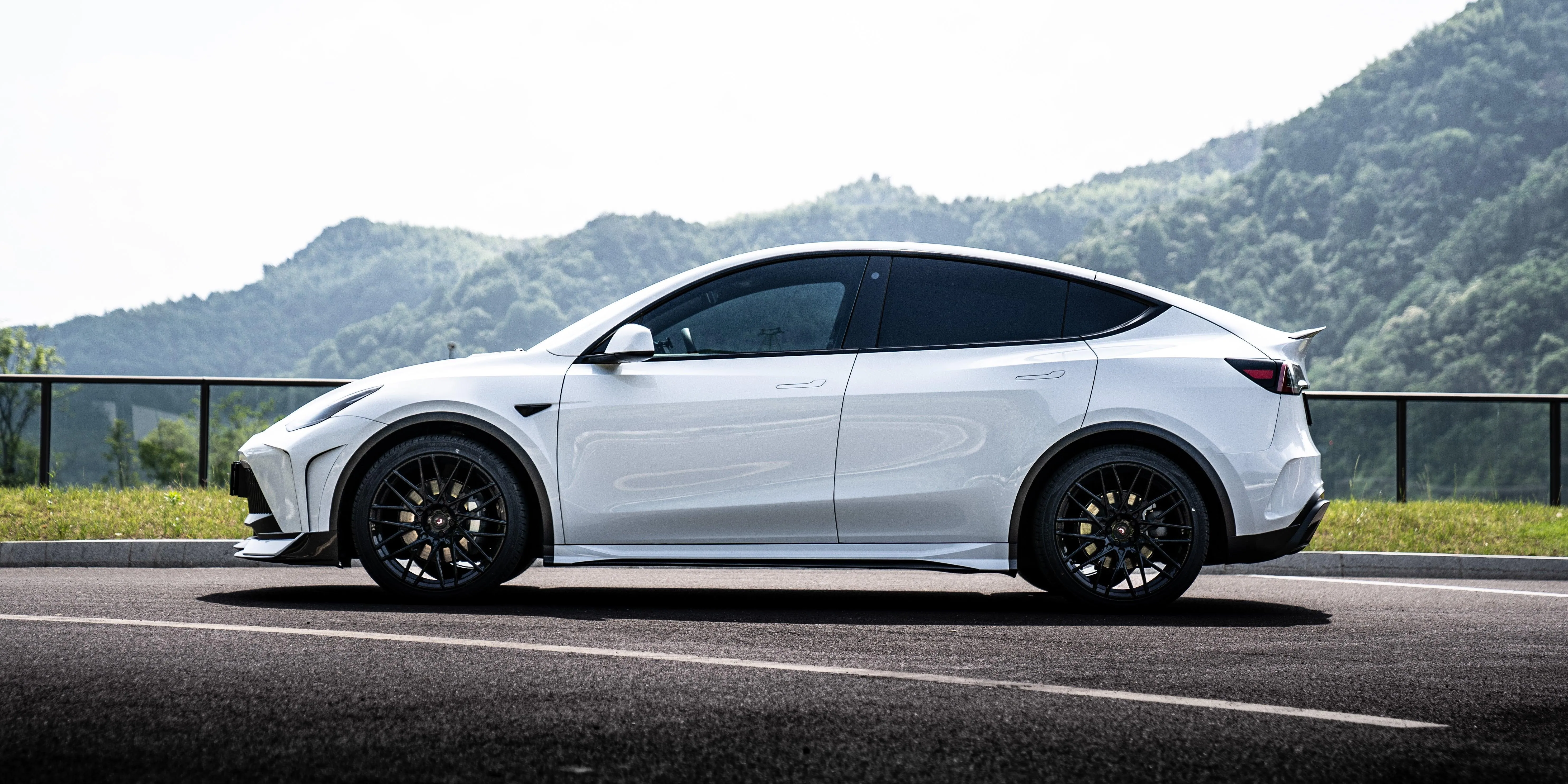 Robot Craftsman "STARSHIP" Side Skirts for Tesla Model Y Performance AWD Long Range RWD PP