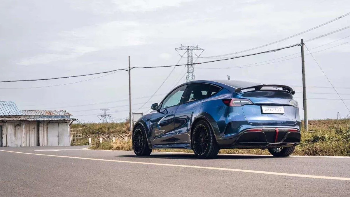Robot Craftsman "STARSHIP" Side Skirts for Tesla Model Y Performance AWD Long Range RWD PP