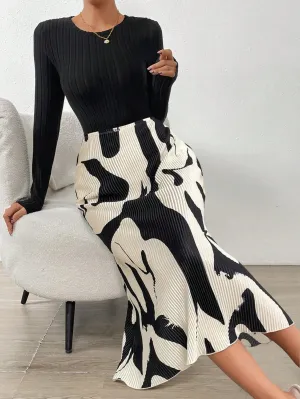 Solid Tee & Graphic Print Skirt
