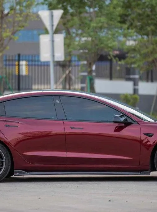 TAKD Carbon Side Skirts for Tesla Model 3 / Performance Pre-preg Carbon Fiber