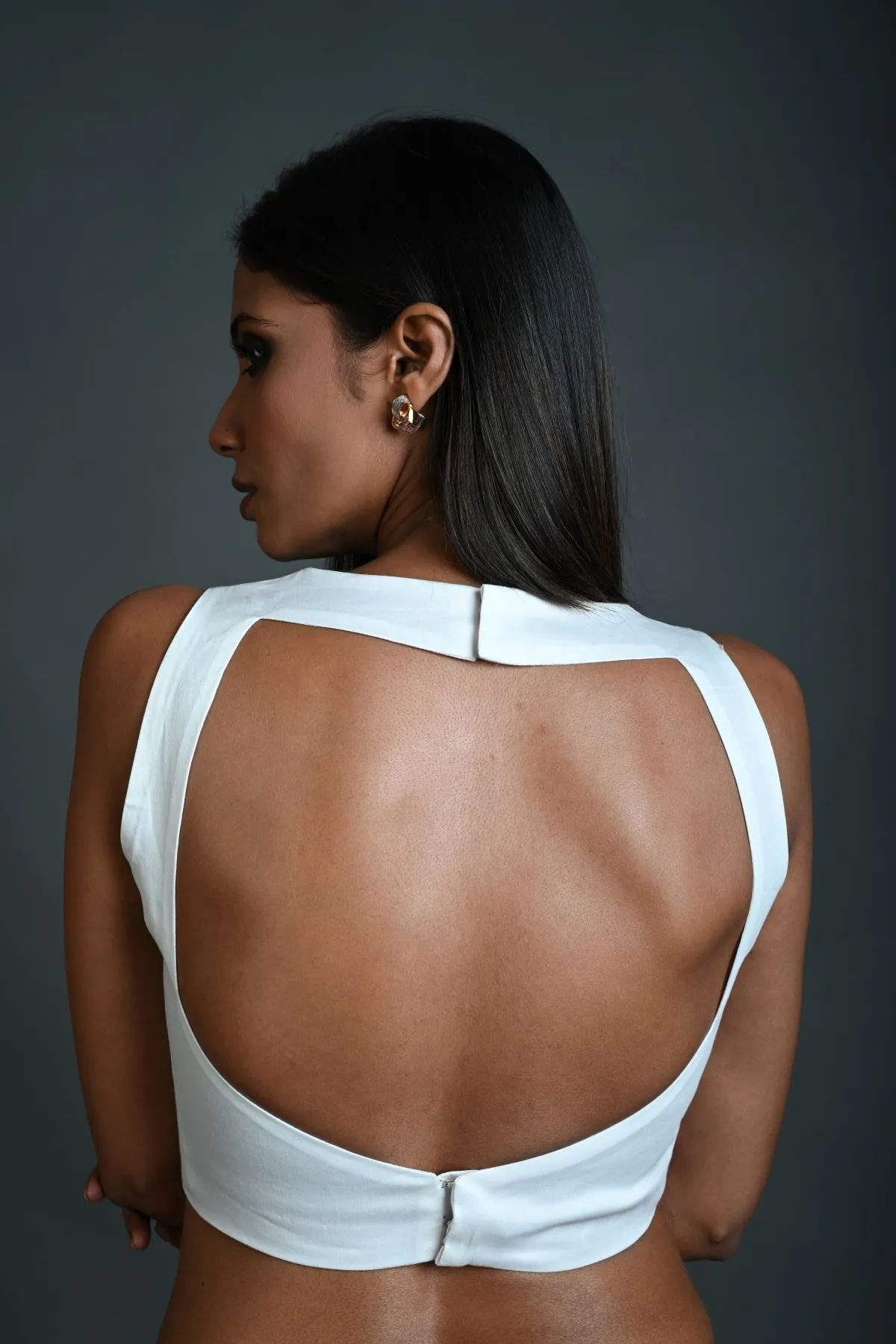 White Sleeveless Blouse in Cotton with Square Neckline and Back Cutout
