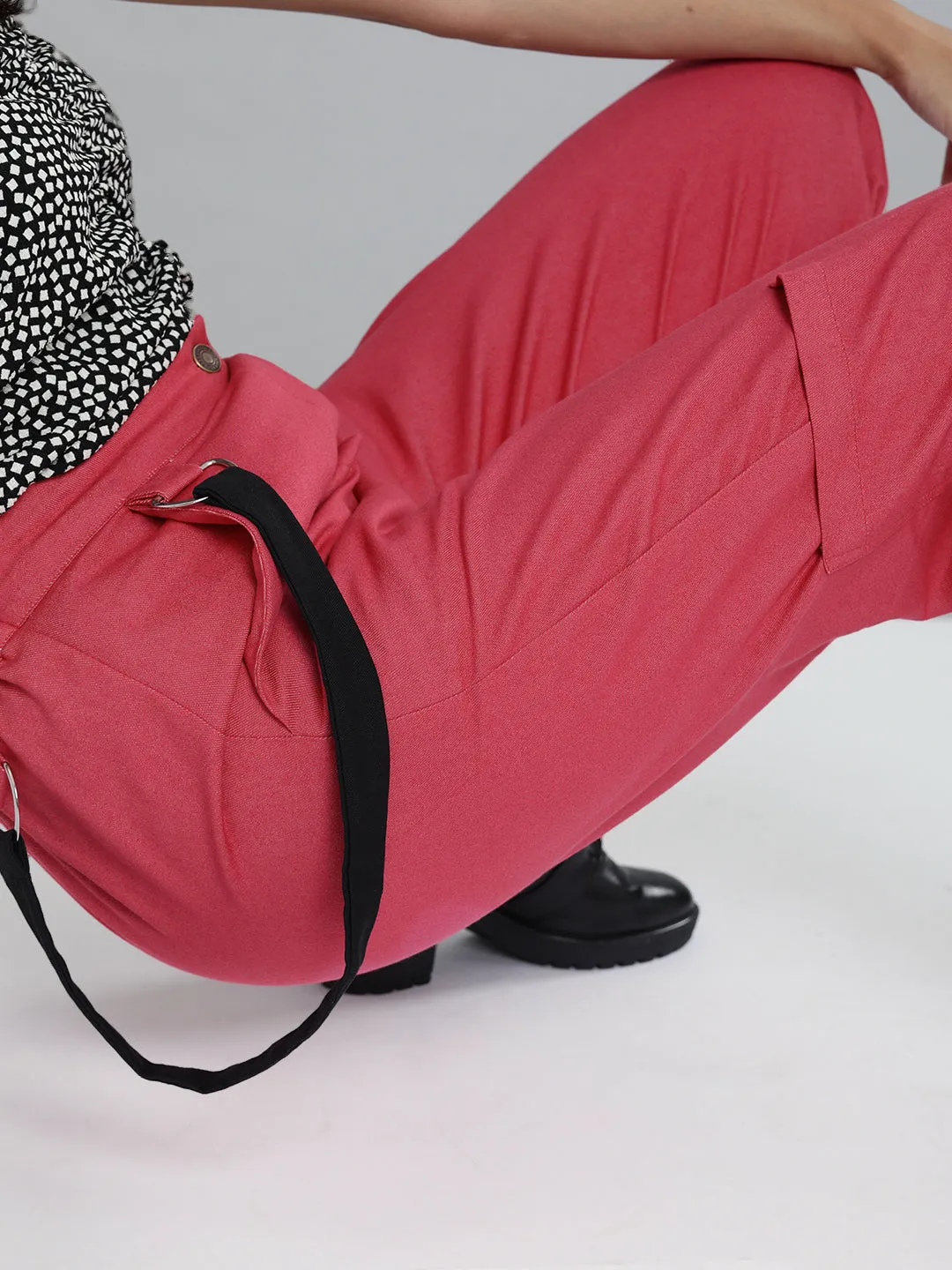 Women Fuchsia Hip-Hop Streetwear Cargo Pants